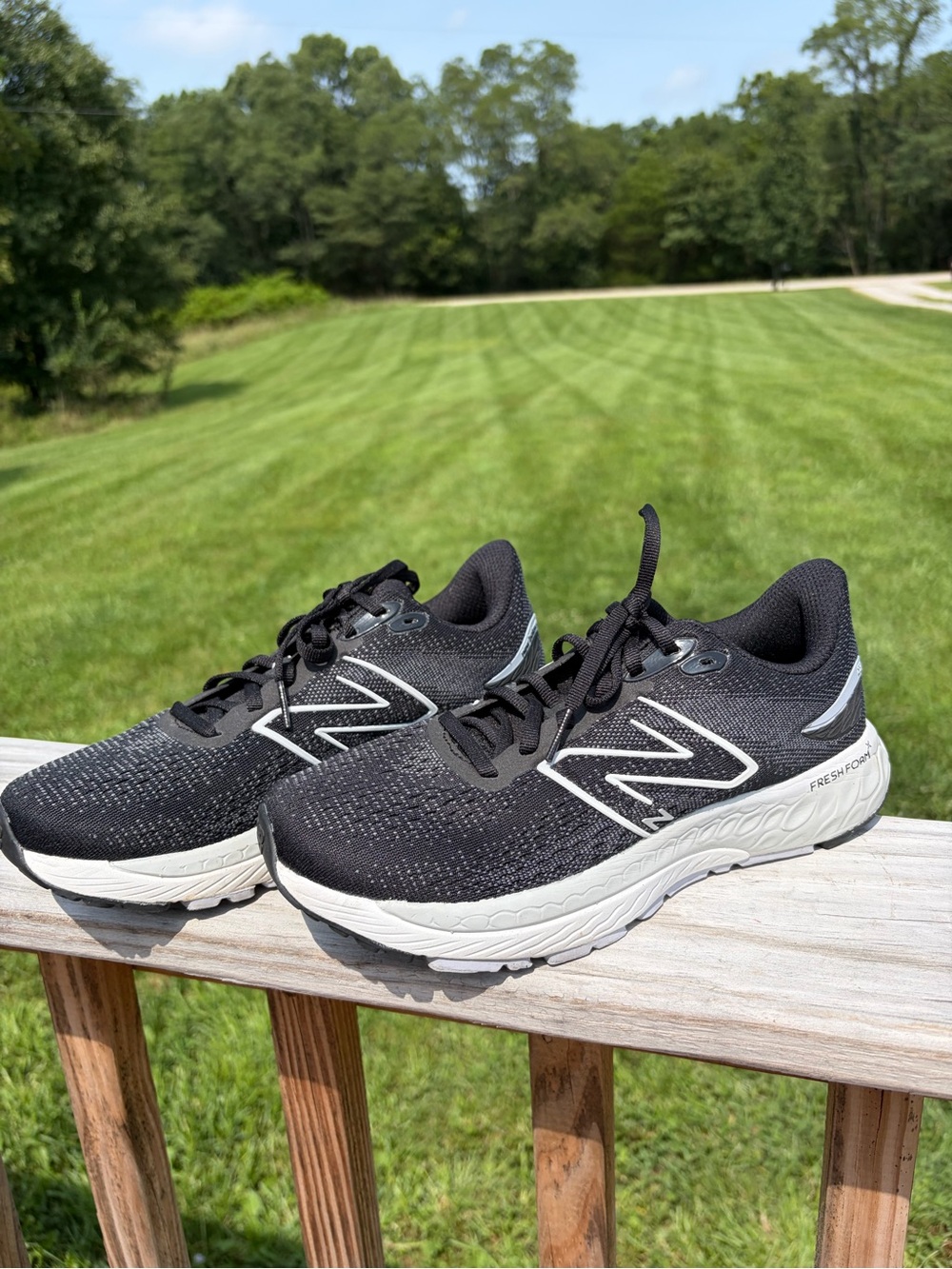 New Balance Women's W880B12 Black Running Shoes Sneakers 8 B Excellent Shape